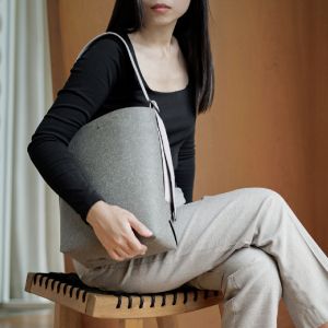 RE bucket bag M